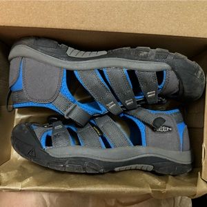 Keen, big kids Newport H2, magnet/brilliant blue. Size 6